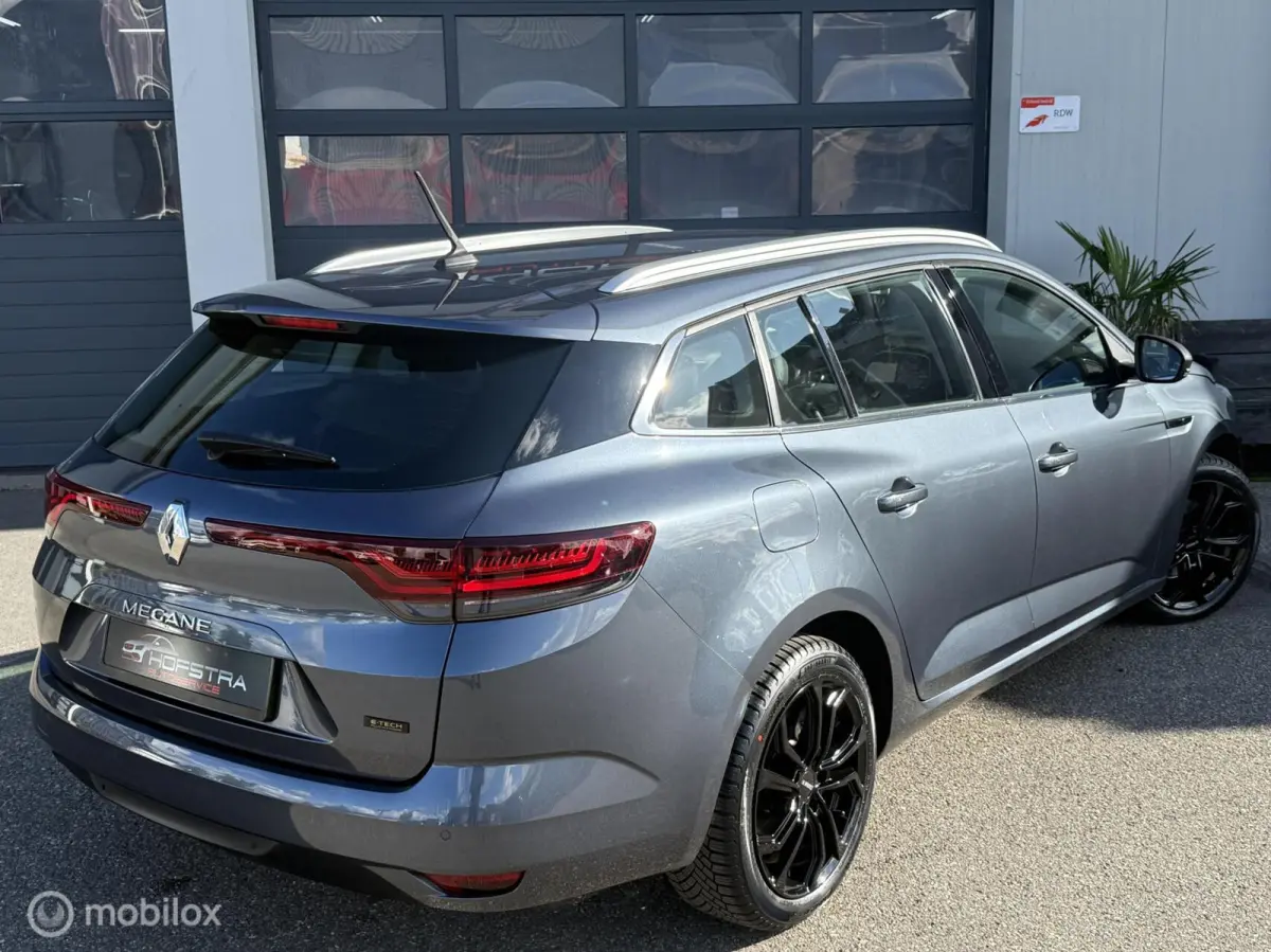 Estate 1.6 Plug-In Hybrid 160 E-Tech 17"