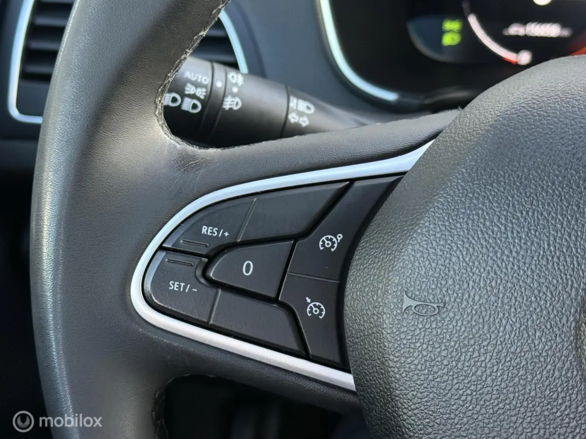 Estate 1.6 Plug-In Hybrid 160 E-Tech 17"