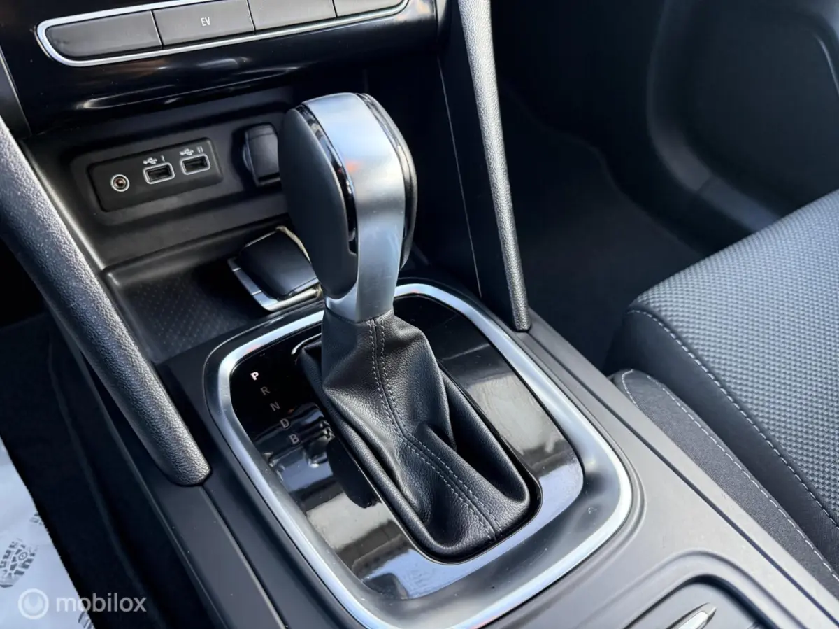 Estate 1.6 Plug-In Hybrid 160 E-Tech 17"