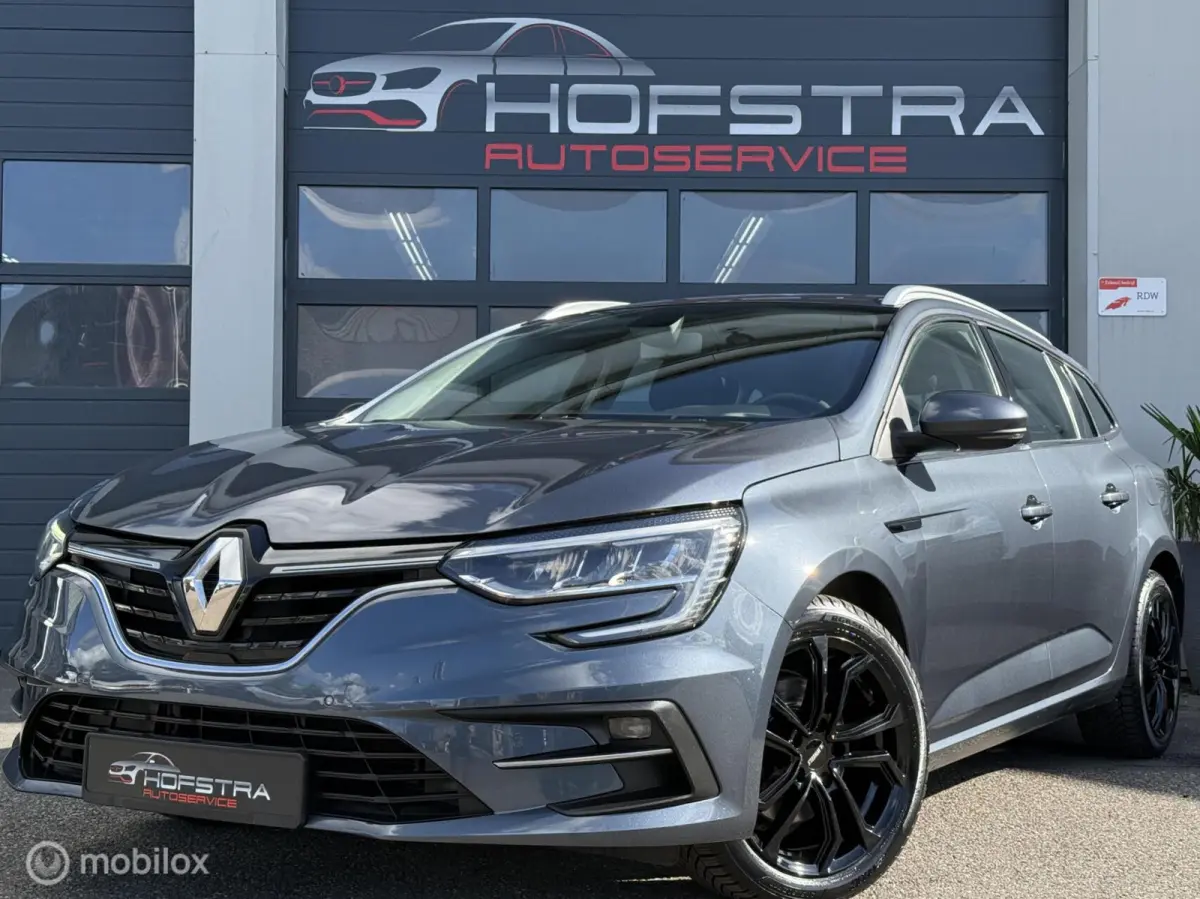 Estate 1.6 Plug-In Hybrid 160 E-Tech 17"