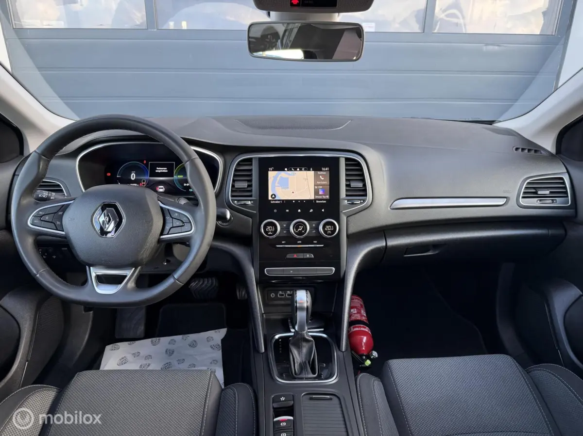 Estate 1.6 Plug-In Hybrid 160 E-Tech 17"