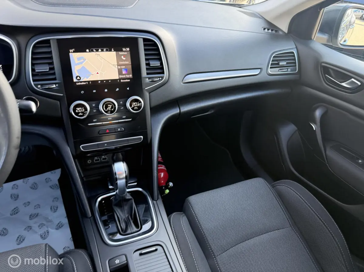 Estate 1.6 Plug-In Hybrid 160 E-Tech 17"