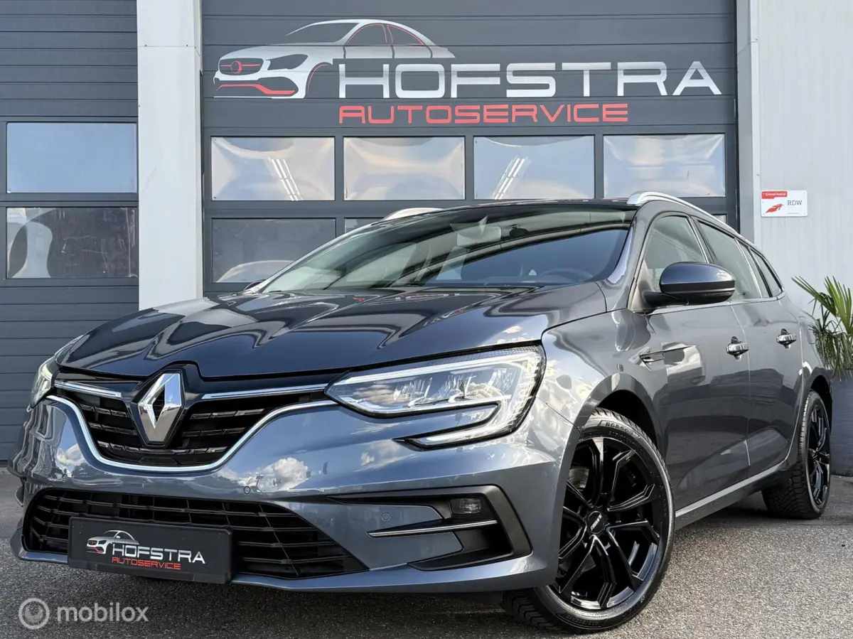 Estate 1.6 Plug-In Hybrid 160 E-Tech 17"