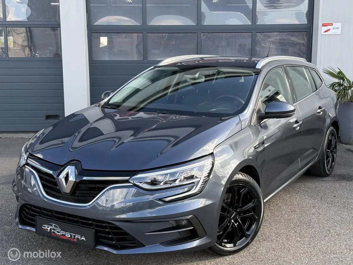 Estate 1.6 Plug-In Hybrid 160 E-Tech 17"