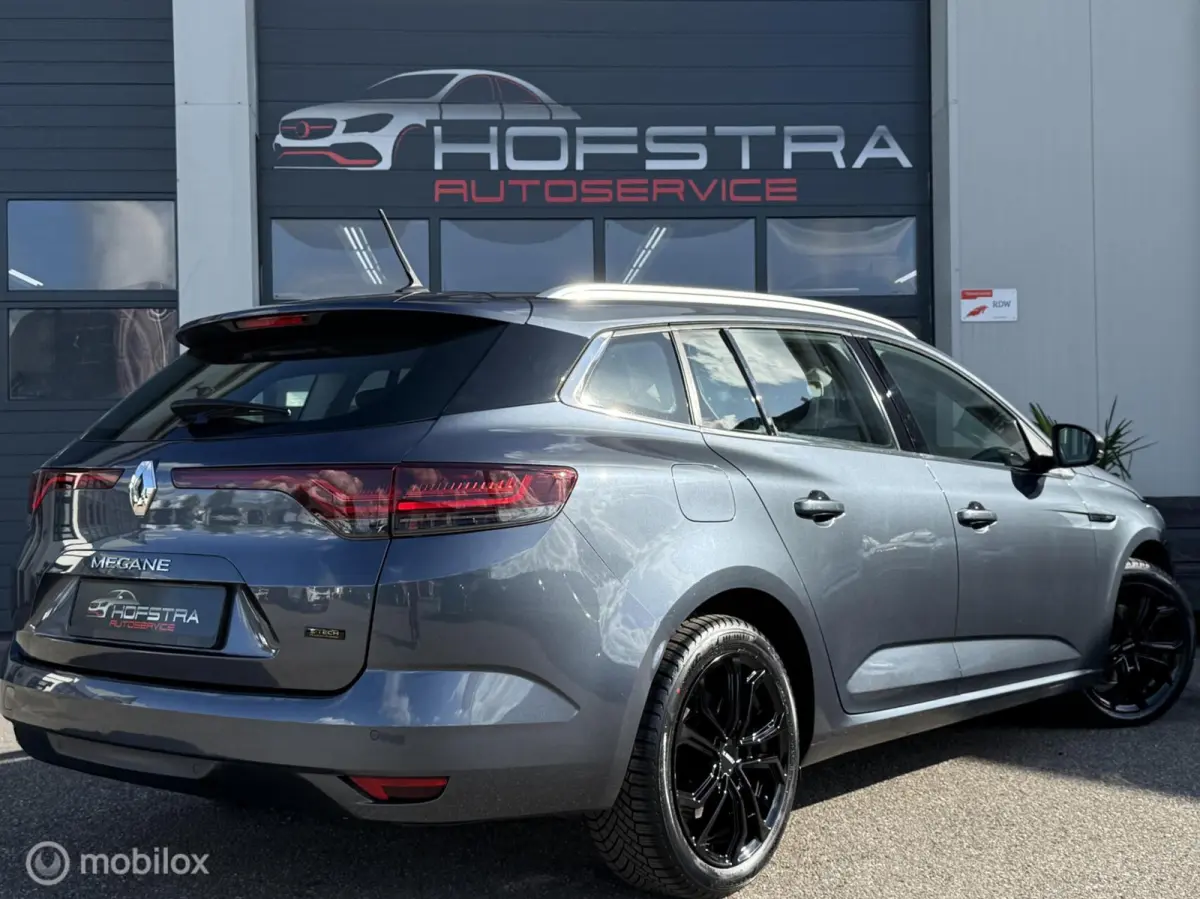 Estate 1.6 Plug-In Hybrid 160 E-Tech 17"