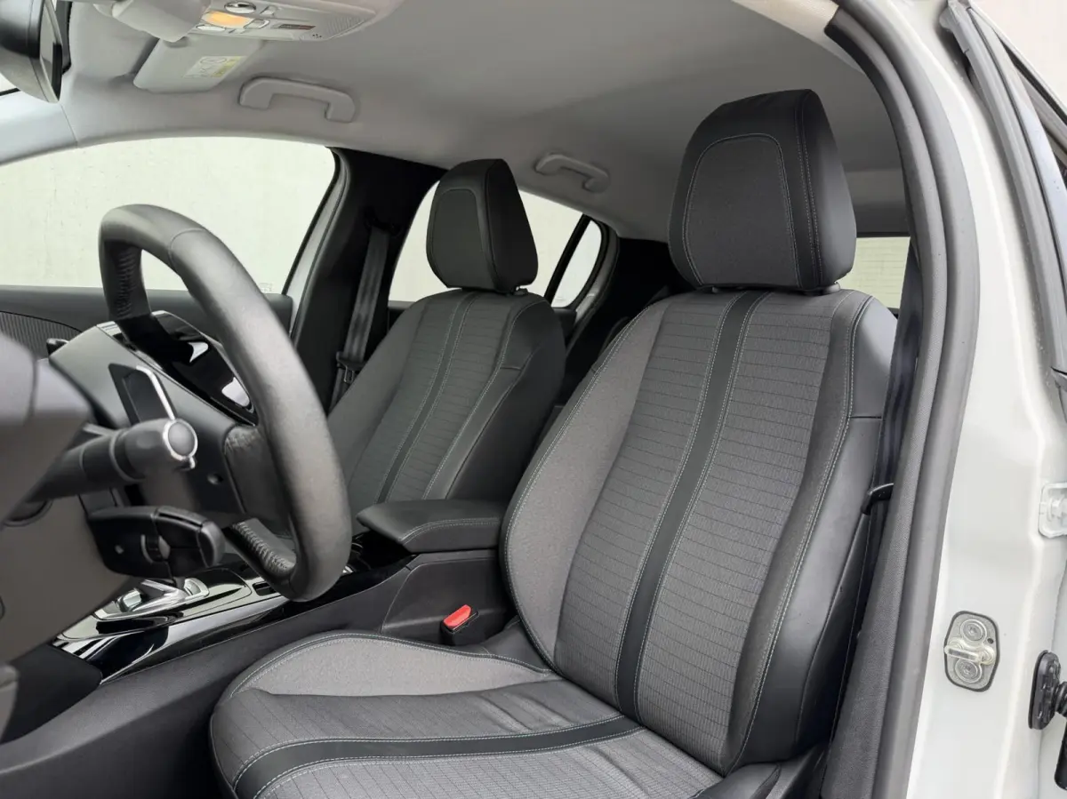1.2 Allure | CarPlay | 100 pk | Clima | Camera