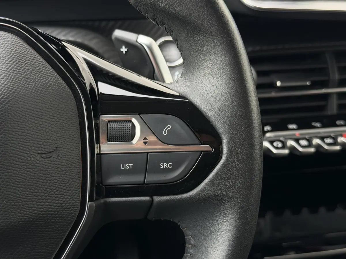 1.2 Allure | CarPlay | 100 pk | Clima | Camera