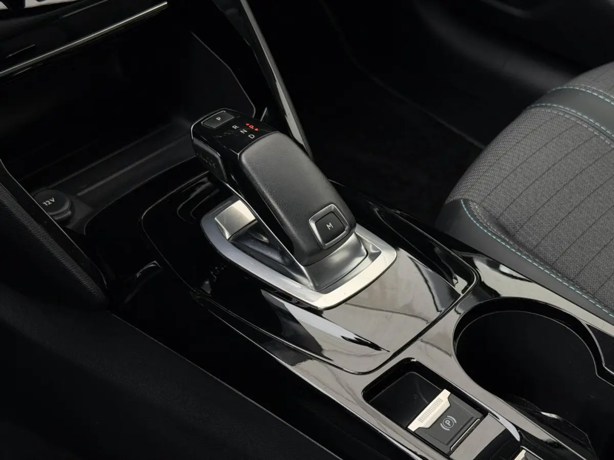 1.2 Allure | CarPlay | 100 pk | Clima | Camera