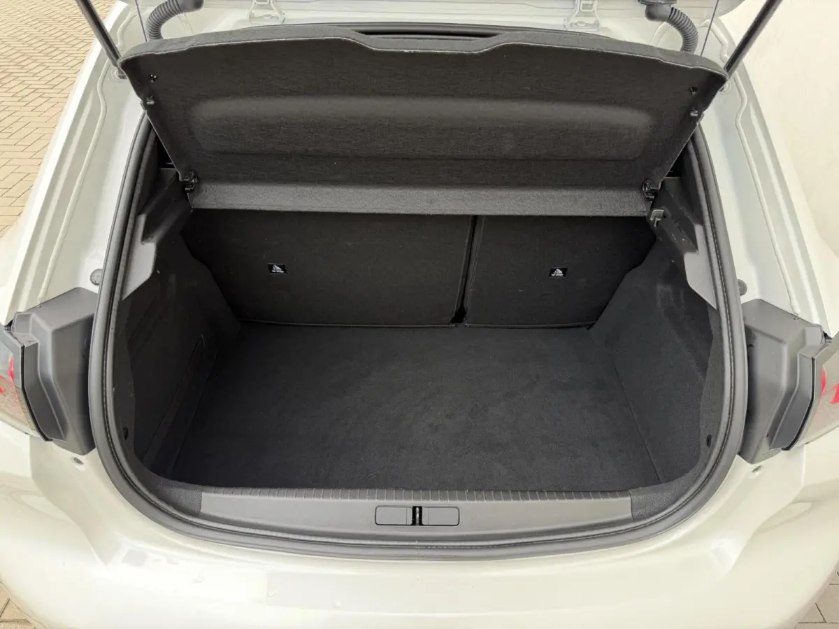 1.2 Allure | CarPlay | 100 pk | Clima | Camera