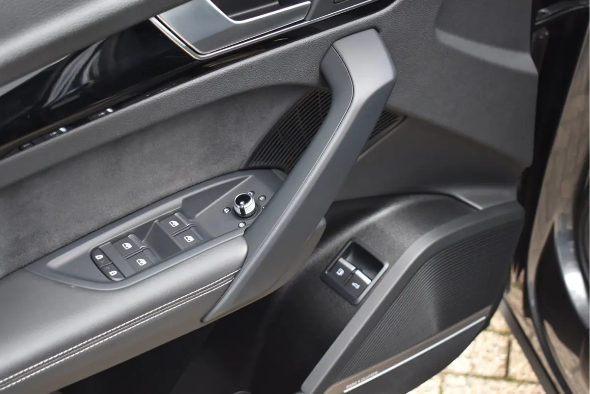 50 TFSI e S-Line RS-Leder Luchtvering Trekhaak HUD Oled Matrix ACC Keyless 21 Inch