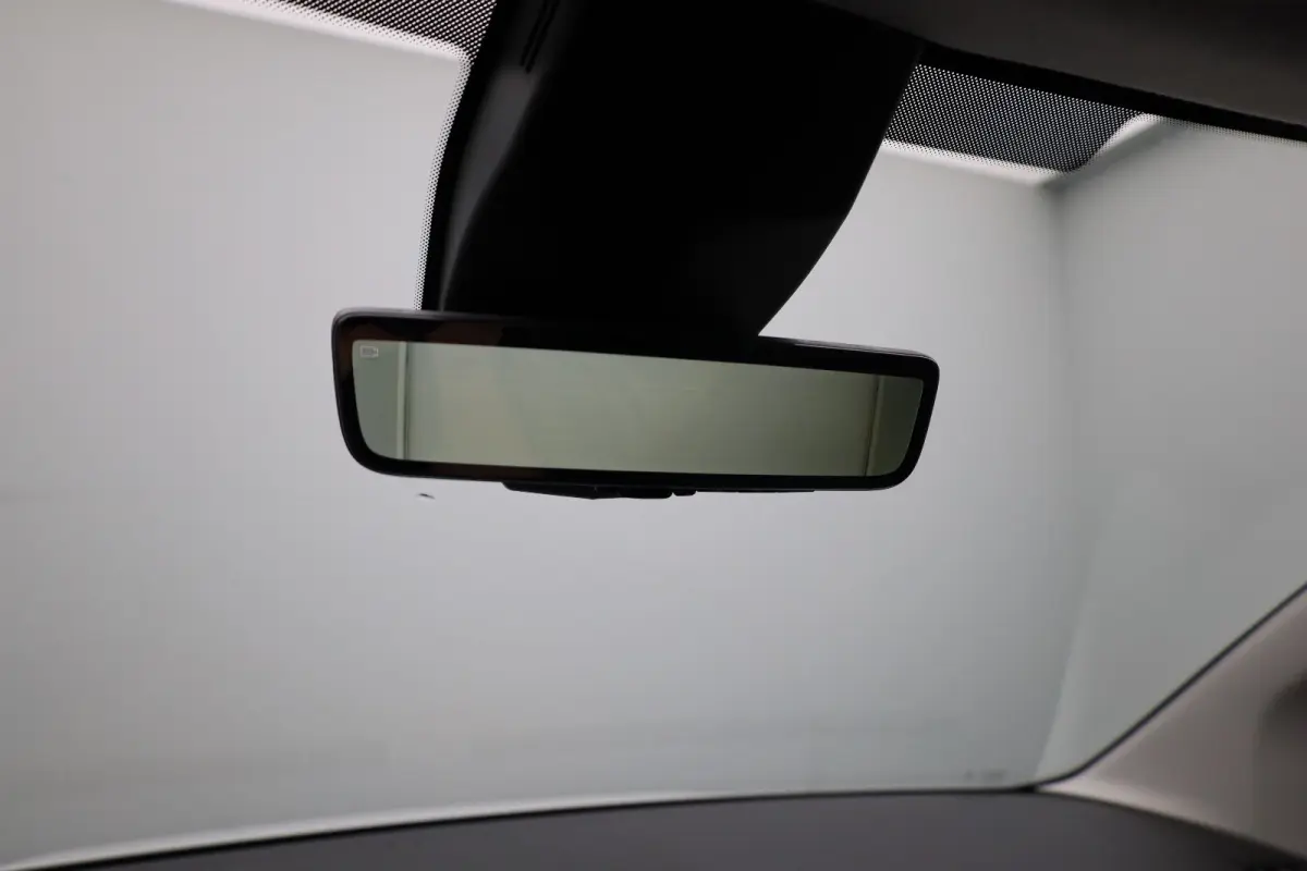 1.5 BlueHDi 100 S&S L1 Trekhaak | Houten Laadvloer | Camera | Navigatie | Carplay | Cruise | Airco | All-Season | Achteruitrij camera | Airco | Apple Carplay/Android Auto|telefoonintegratie 