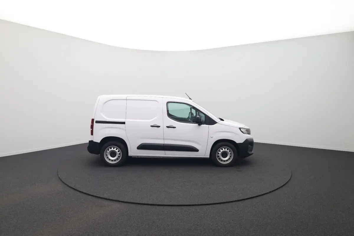 1.5 BlueHDi 100 S&S L1 Trekhaak | Houten Laadvloer | Camera | Navigatie | Carplay | Cruise | Airco | All-Season | Achteruitrij camera | Airco | Apple Carplay/Android Auto|telefoonintegratie 