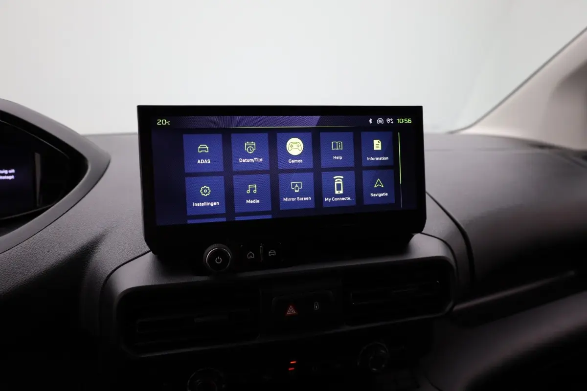 1.5 BlueHDi 100 S&S L1 Trekhaak | Houten Laadvloer | Camera | Navigatie | Carplay | Cruise | Airco | All-Season | Achteruitrij camera | Airco | Apple Carplay/Android Auto|telefoonintegratie 