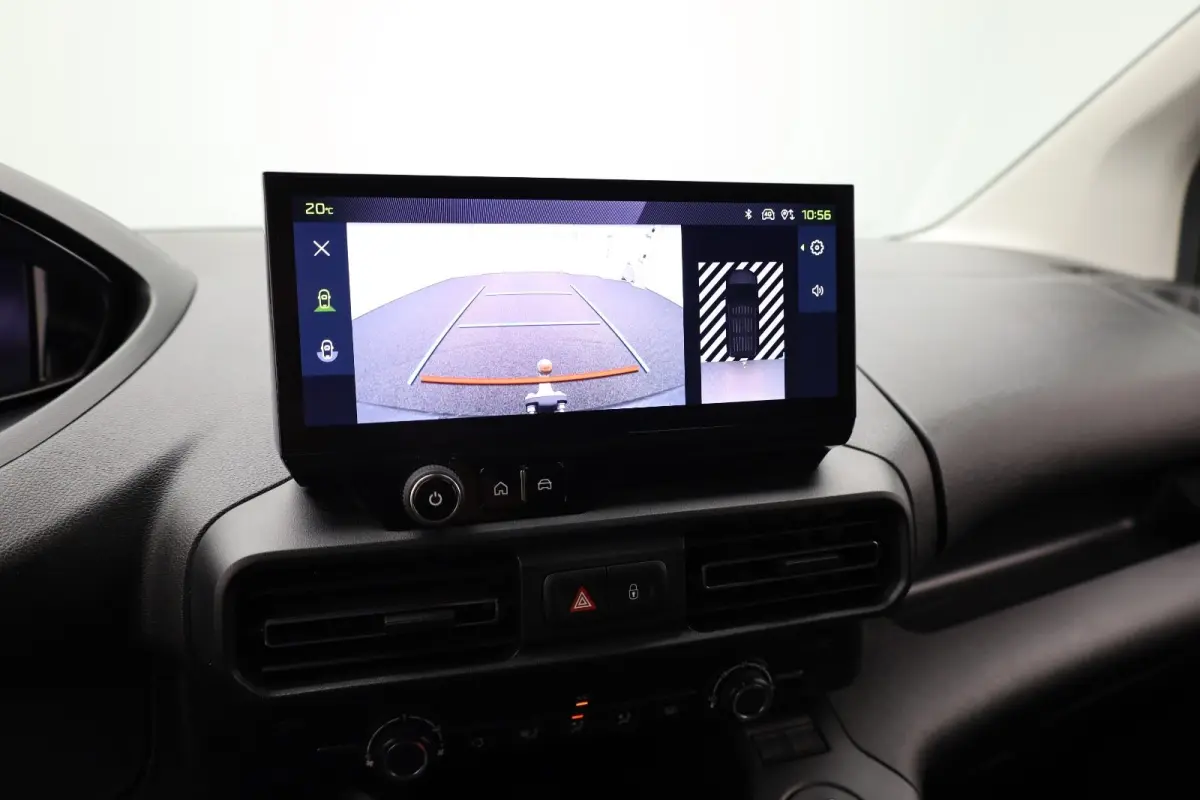 1.5 BlueHDi 100 S&S L1 Trekhaak | Houten Laadvloer | Camera | Navigatie | Carplay | Cruise | Airco | All-Season | Achteruitrij camera | Airco | Apple Carplay/Android Auto|telefoonintegratie 