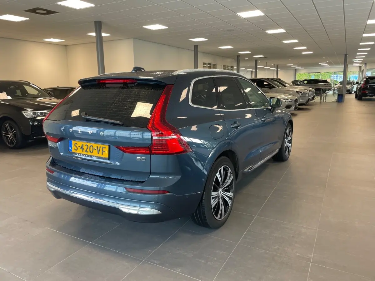 B5 Ultimate Bright | FULL OPTIONS | Trekhaak | Luchtvering | Stoelmassage / ventilatie | PDC V+A en 360 Camera | Panoramadak | Gelamineerde ruiten |