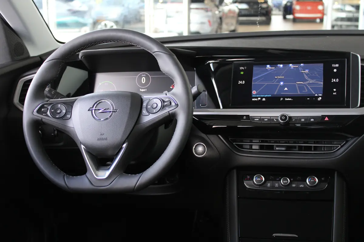 1.6 Turbo Plug-In Hybrid Business Elegance | Elektrische achterklep | Matrix LED | Adaptieve cruise control | Voorruitverwarming |