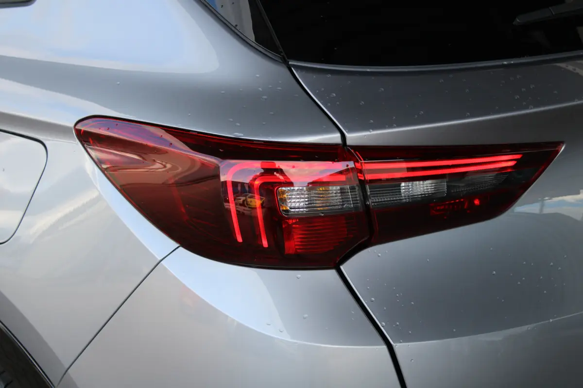 1.6 Turbo Plug-In Hybrid Business Elegance | Elektrische achterklep | Matrix LED | Adaptieve cruise control | Voorruitverwarming |