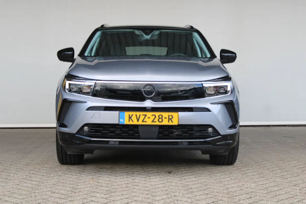 1.6 Turbo Plug-In Hybrid Business Elegance | Elektrische achterklep | Matrix LED | Adaptieve cruise control | Voorruitverwarming |