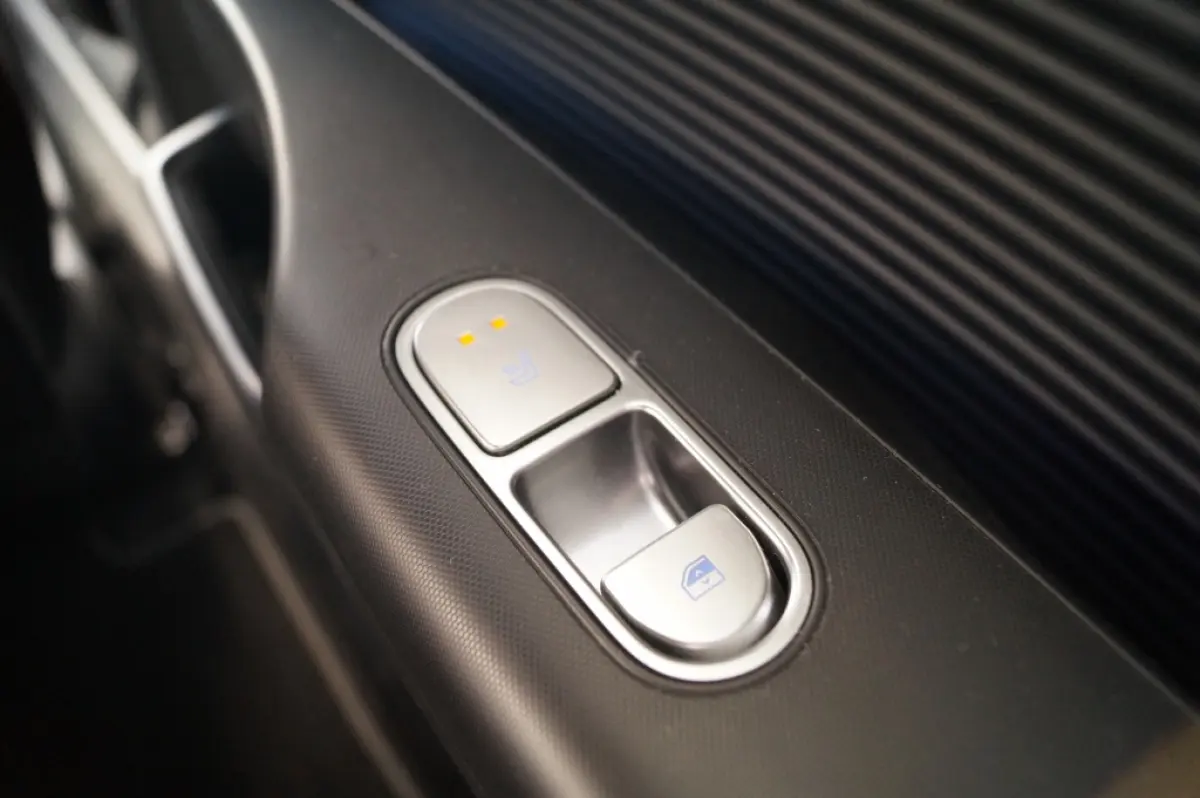 Connect 77.4 kWh -SOH100%-NAVI-ECC-CAM-