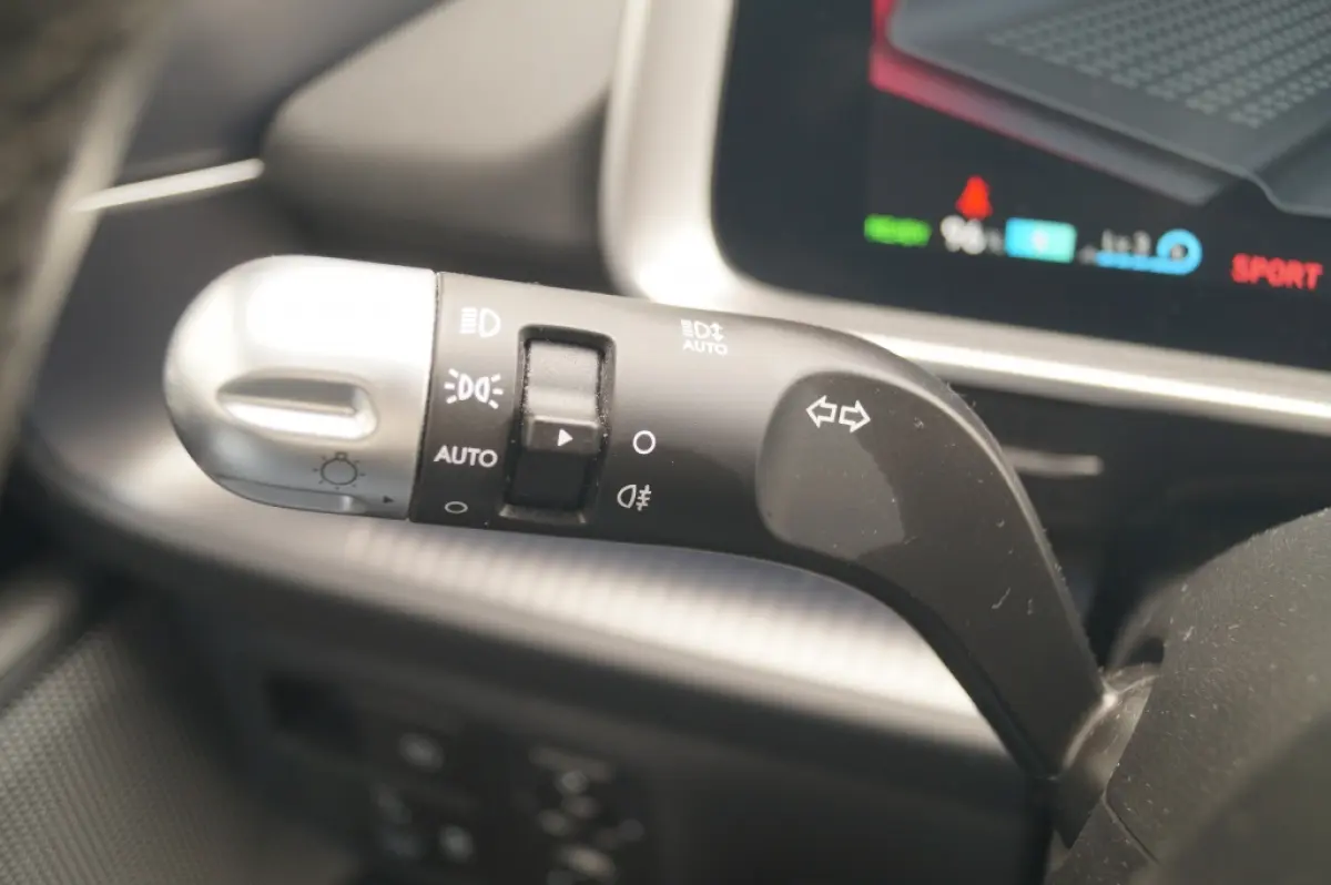Connect 77.4 kWh -SOH100%-NAVI-ECC-CAM-