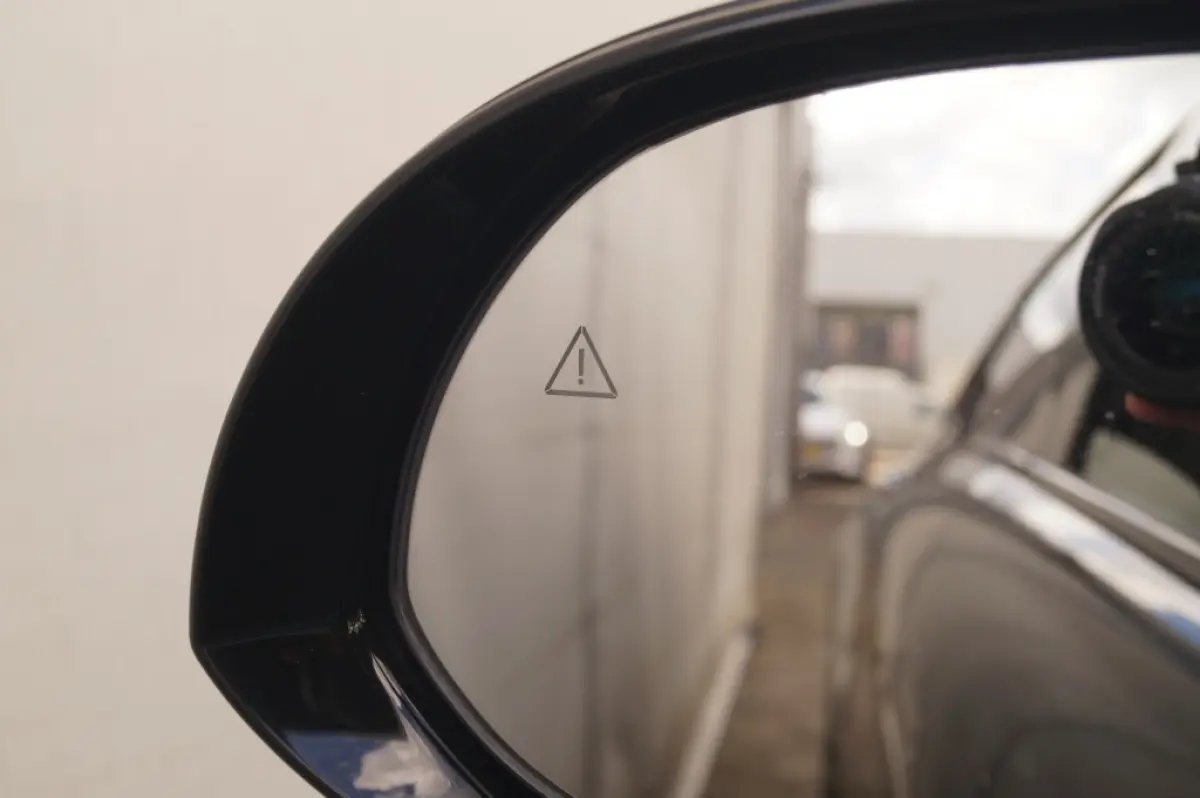 Connect 77.4 kWh -SOH100%-NAVI-ECC-CAM-