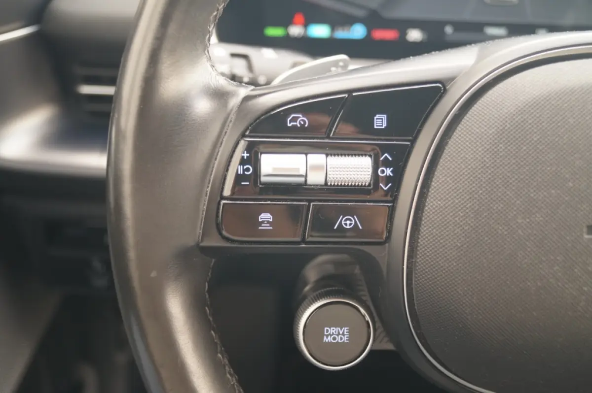Connect 77.4 kWh -SOH100%-NAVI-ECC-CAM-