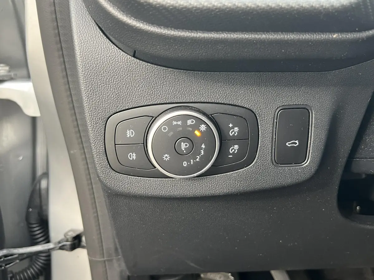 1.0 EcoBoost Titanium X First Edition Panoramadak / 18" / Apple carplay / Park assistentie
