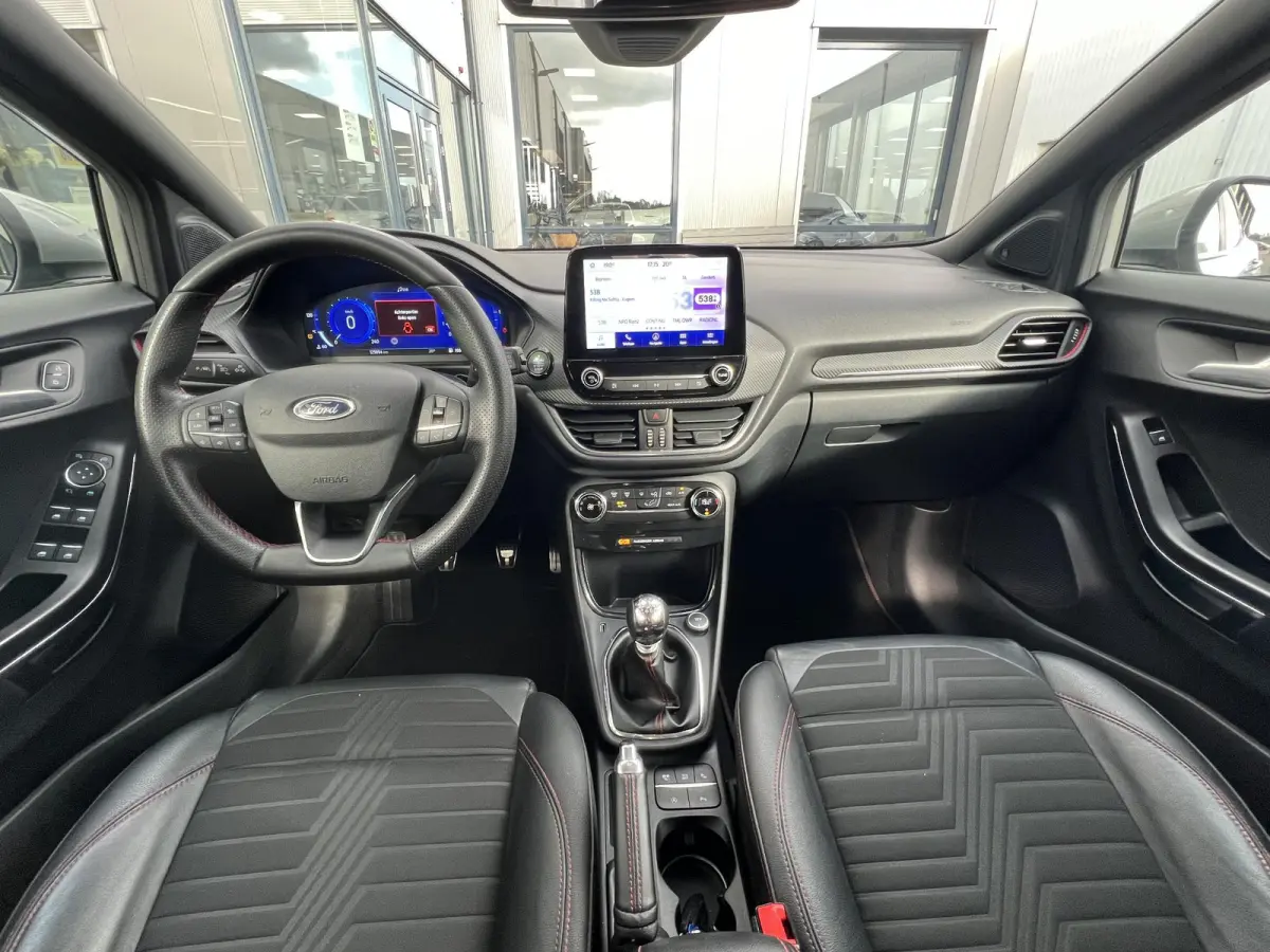 1.0 EcoBoost Titanium X First Edition Panoramadak / 18" / Apple carplay / Park assistentie