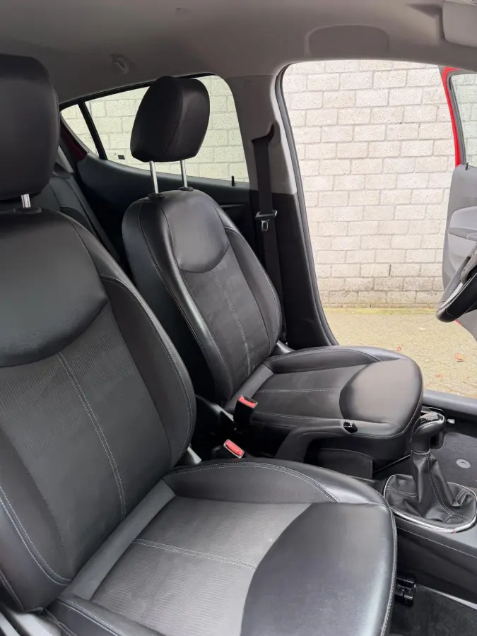 1.0 75pk Innovation | Stoelverwarming | Climate control | Cruise control |