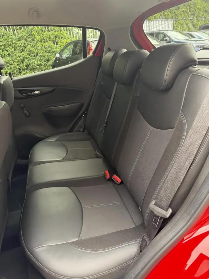 1.0 75pk Innovation | Stoelverwarming | Climate control | Cruise control |