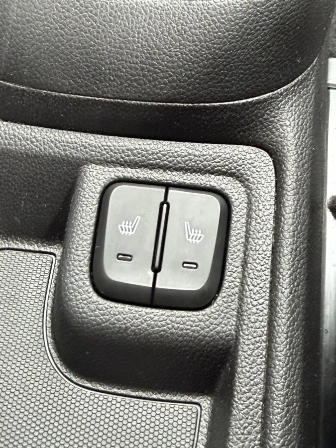 1.0 75pk Innovation | Stoelverwarming | Climate control | Cruise control |