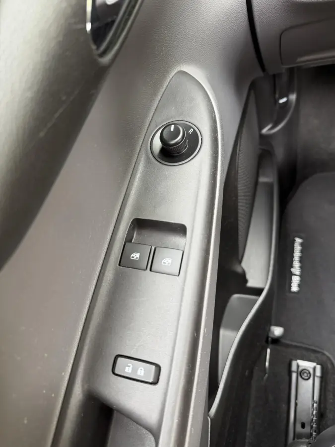 1.0 75pk Innovation | Stoelverwarming | Climate control | Cruise control |