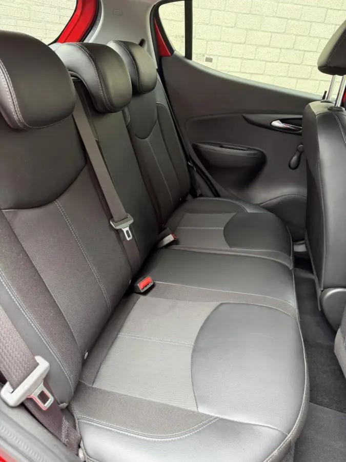1.0 75pk Innovation | Stoelverwarming | Climate control | Cruise control |