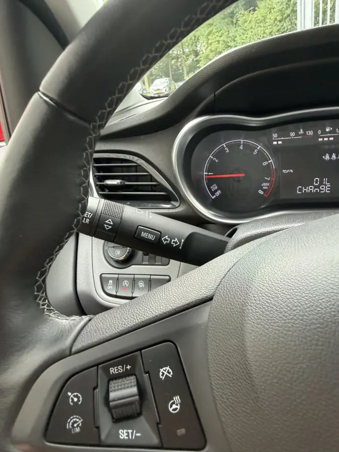 1.0 75pk Innovation | Stoelverwarming | Climate control | Cruise control |
