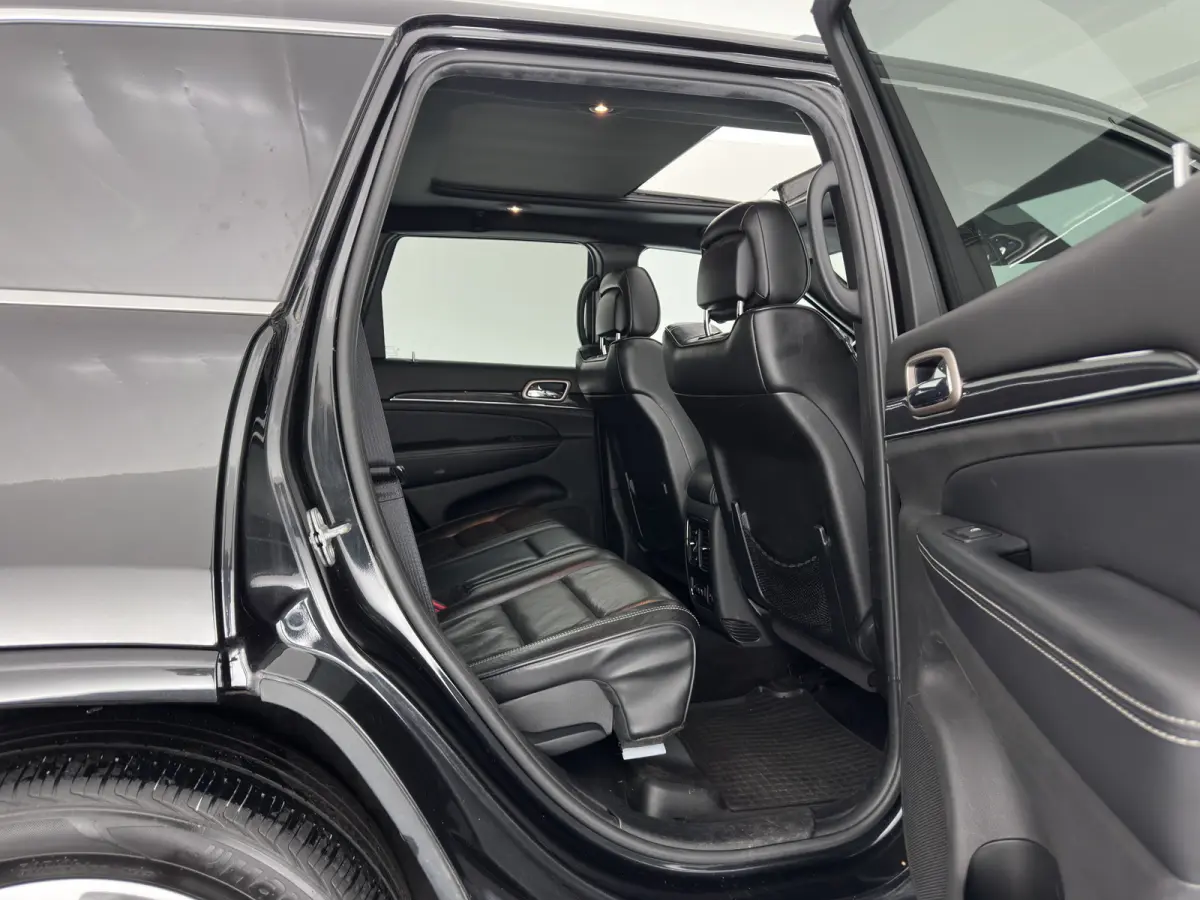 3.0 CRD 75TH ANNIVERSARY OVERLAND Aut. *PANO |  FULL-LEATHER | XENON | AIR-SUSPENSION | BLIS | MEMORY-PACK | CAMERA | KEYLESS | NAVI-FULLMAP | TOWBAR | COMFORT-SEATS | SHIFT-PADDLES |  DAB+