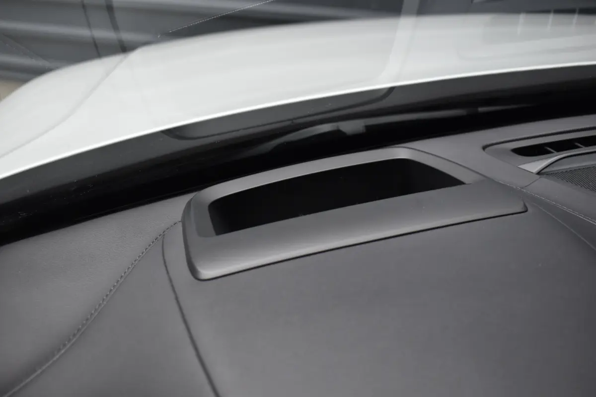 2.0 T8 Recharge AWD R-Design | Panorama | Bowers&Wilkins | Trekhaak | Luchtvering | 22'' Wielen | ACC | Head- Up |