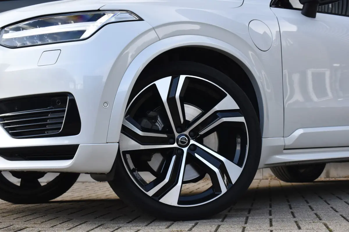 2.0 T8 Recharge AWD R-Design | Panorama | Bowers&Wilkins | Trekhaak | Luchtvering | 22'' Wielen | ACC | Head- Up |