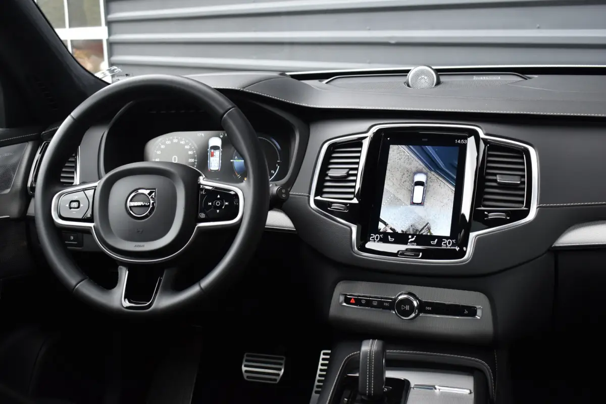 2.0 T8 Recharge AWD R-Design | Panorama | Bowers&Wilkins | Trekhaak | Luchtvering | 22'' Wielen | ACC | Head- Up |