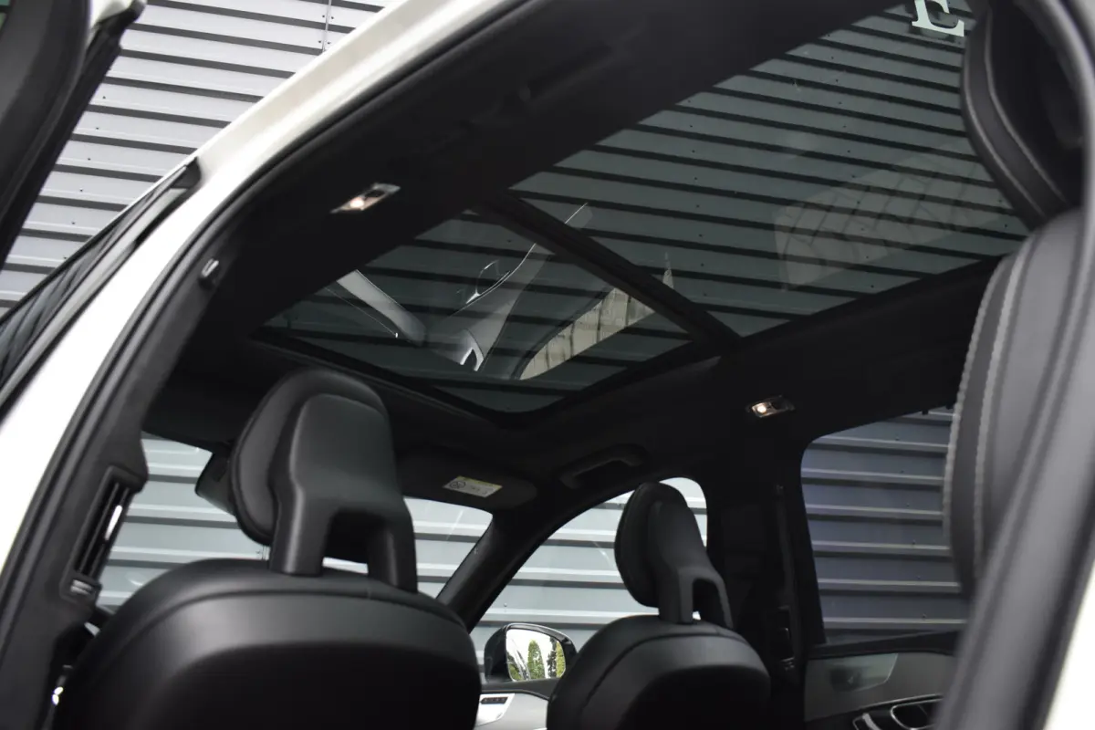 2.0 T8 Recharge AWD R-Design | Panorama | Bowers&Wilkins | Trekhaak | Luchtvering | 22'' Wielen | ACC | Head- Up |