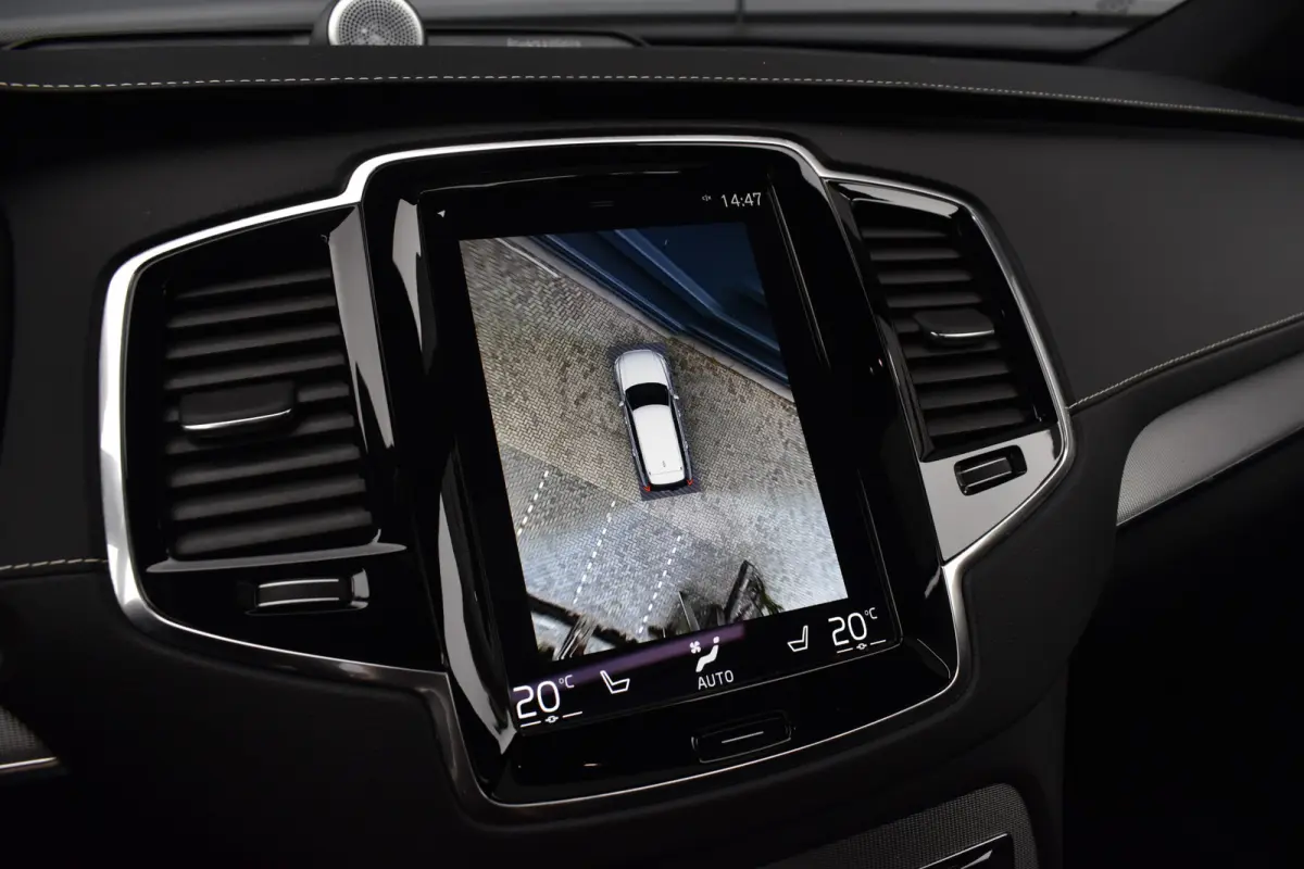 2.0 T8 Recharge AWD R-Design | Panorama | Bowers&Wilkins | Trekhaak | Luchtvering | 22'' Wielen | ACC | Head- Up |