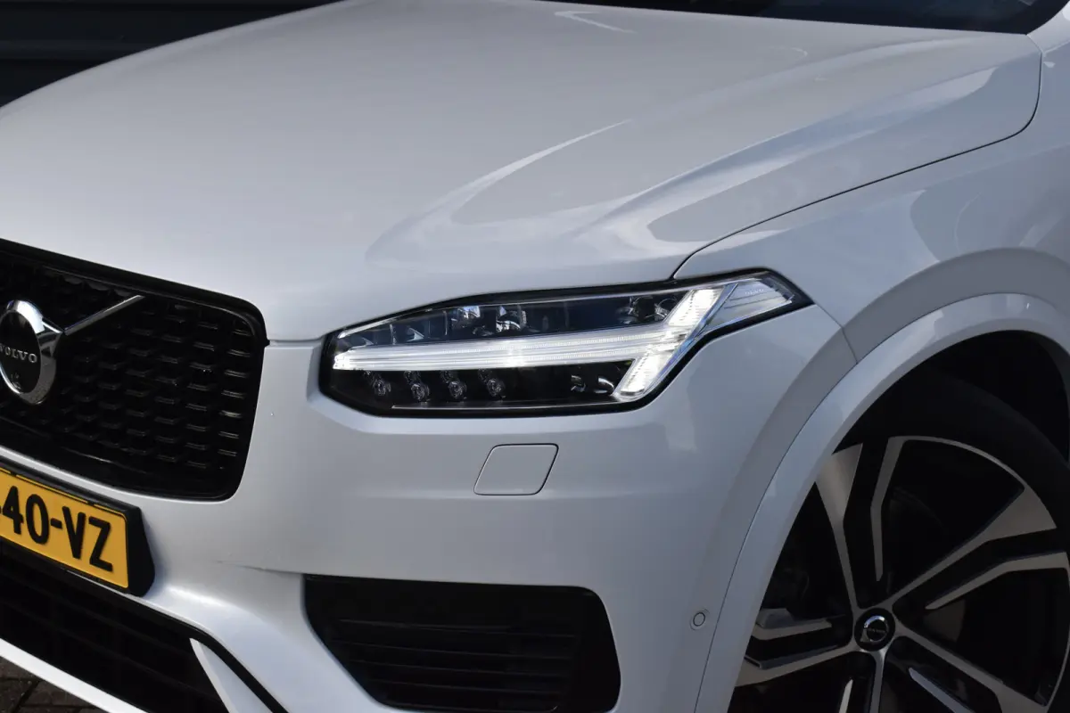 2.0 T8 Recharge AWD R-Design | Panorama | Bowers&Wilkins | Trekhaak | Luchtvering | 22'' Wielen | ACC | Head- Up |
