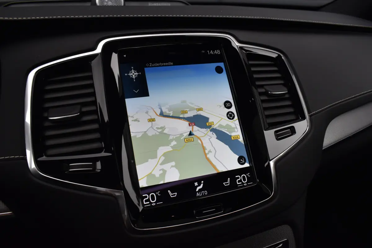 2.0 T8 Recharge AWD R-Design | Panorama | Bowers&Wilkins | Trekhaak | Luchtvering | 22'' Wielen | ACC | Head- Up |