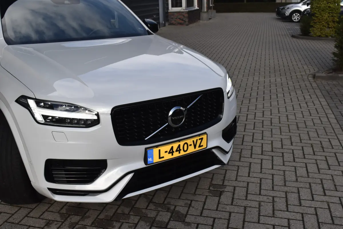2.0 T8 Recharge AWD R-Design | Panorama | Bowers&Wilkins | Trekhaak | Luchtvering | 22'' Wielen | ACC | Head- Up |