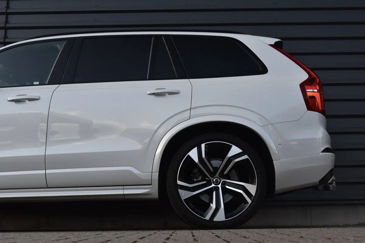 2.0 T8 Recharge AWD R-Design | Panorama | Bowers&Wilkins | Trekhaak | Luchtvering | 22'' Wielen | ACC | Head- Up |