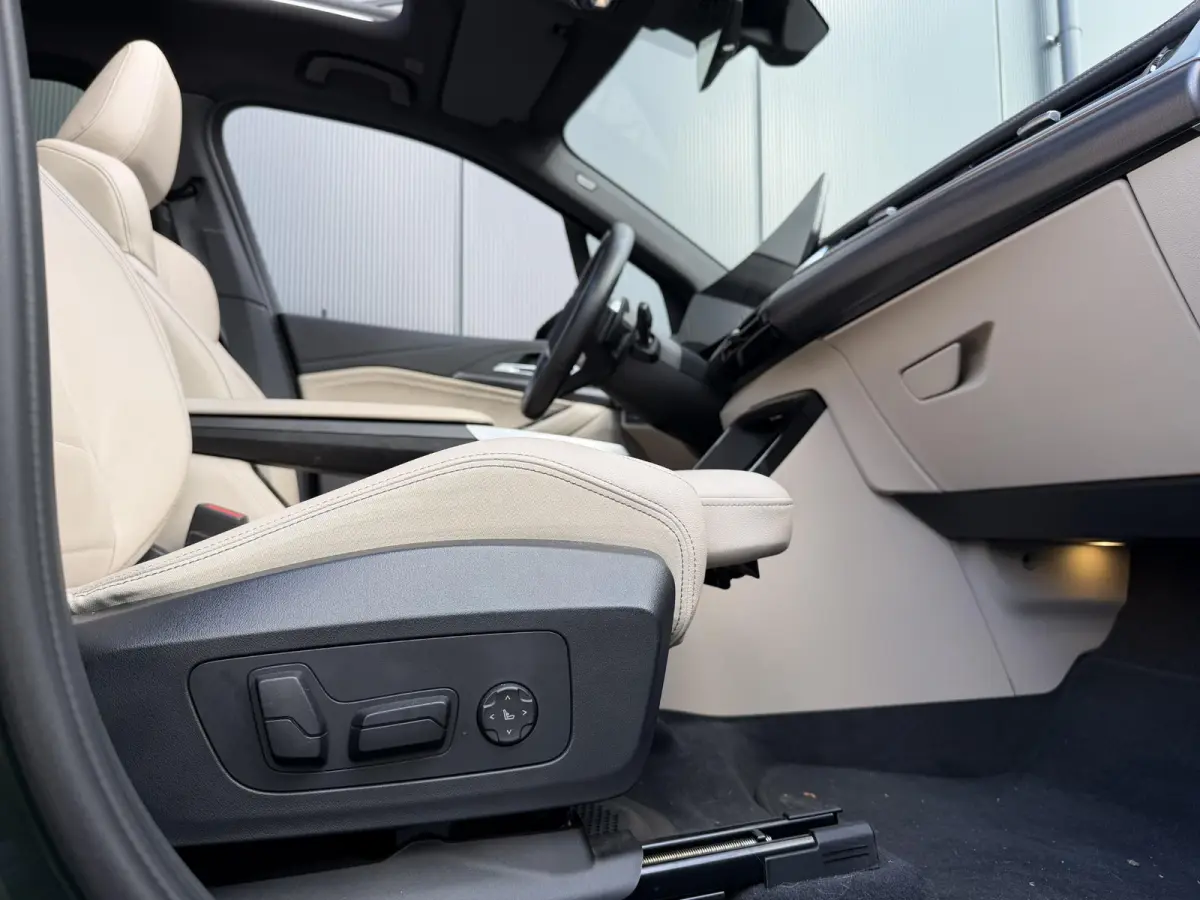 230e xDrive M Sport 18"/Panoramadak/Leder + memory/Trekhaak/Dodehoek/Keyless/360 camera/Harman Kardon/Adaptieve cruise/Head-up