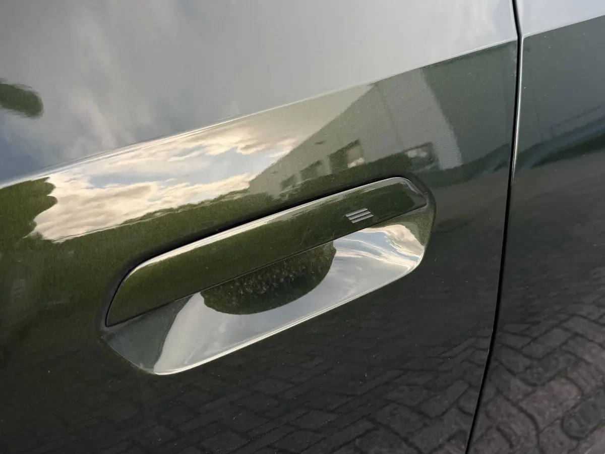 230e xDrive M Sport 18"/Panoramadak/Leder + memory/Trekhaak/Dodehoek/Keyless/360 camera/Harman Kardon/Adaptieve cruise/Head-up