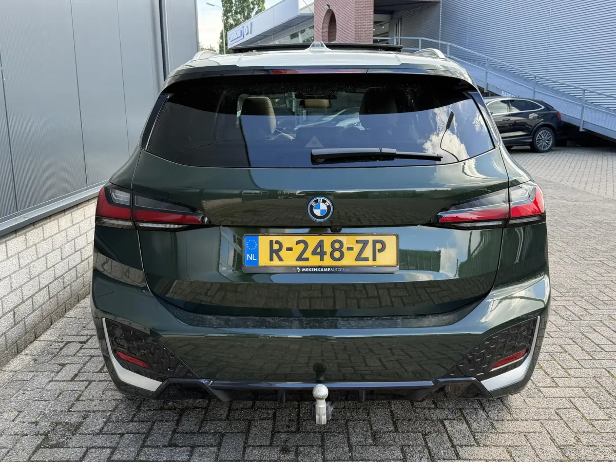 230e xDrive M Sport 18"/Panoramadak/Leder + memory/Trekhaak/Dodehoek/Keyless/360 camera/Harman Kardon/Adaptieve cruise/Head-up