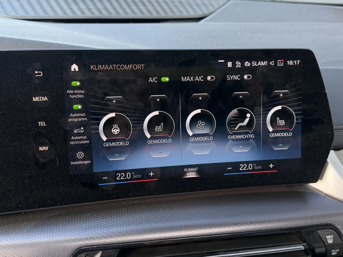 230e xDrive M Sport 18"/Panoramadak/Leder + memory/Trekhaak/Dodehoek/Keyless/360 camera/Harman Kardon/Adaptieve cruise/Head-up