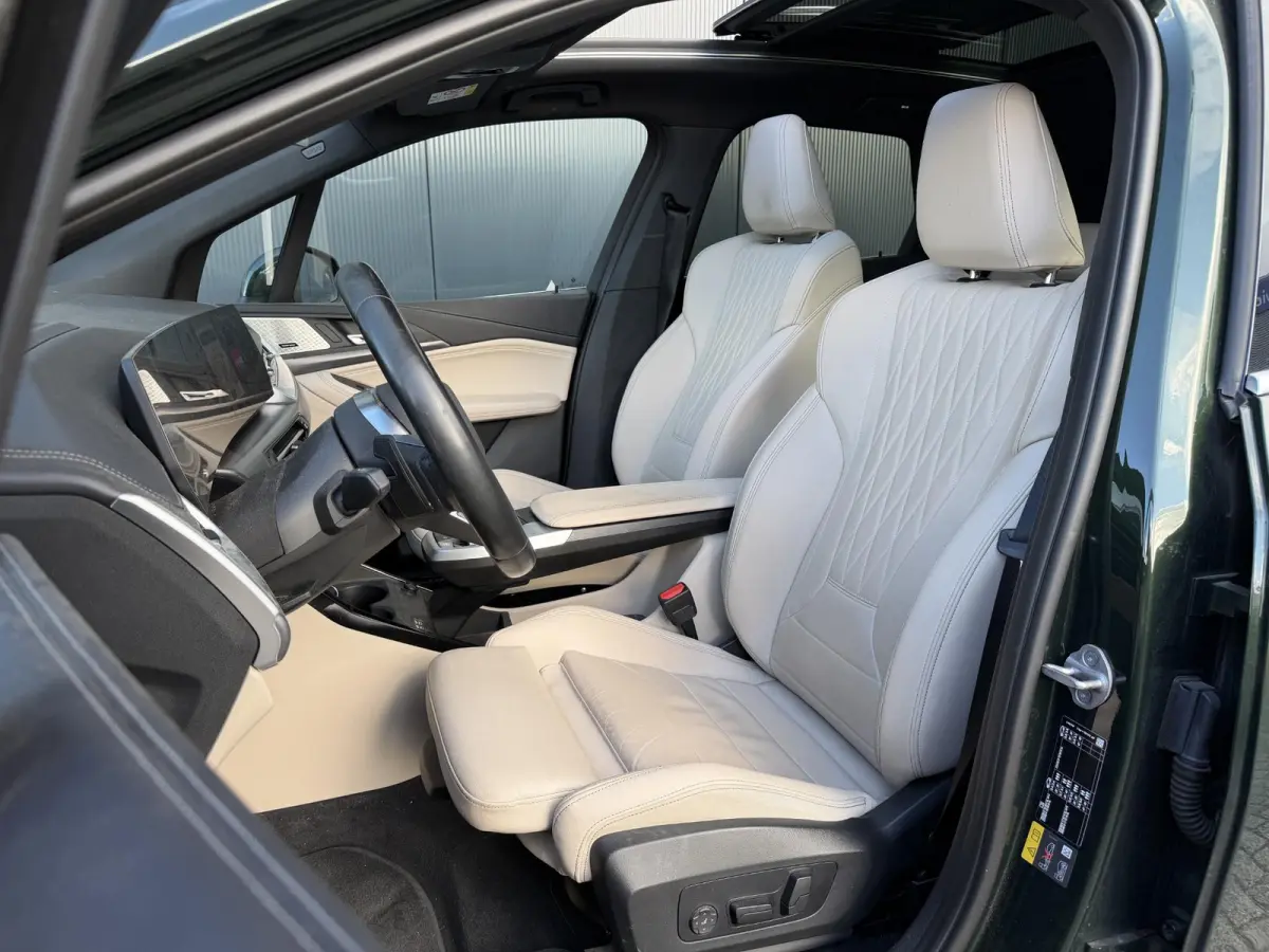 230e xDrive M Sport 18"/Panoramadak/Leder + memory/Trekhaak/Dodehoek/Keyless/360 camera/Harman Kardon/Adaptieve cruise/Head-up