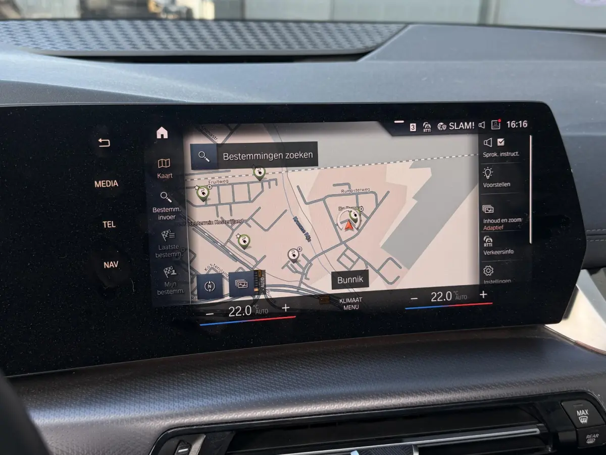 230e xDrive M Sport 18"/Panoramadak/Leder + memory/Trekhaak/Dodehoek/Keyless/360 camera/Harman Kardon/Adaptieve cruise/Head-up